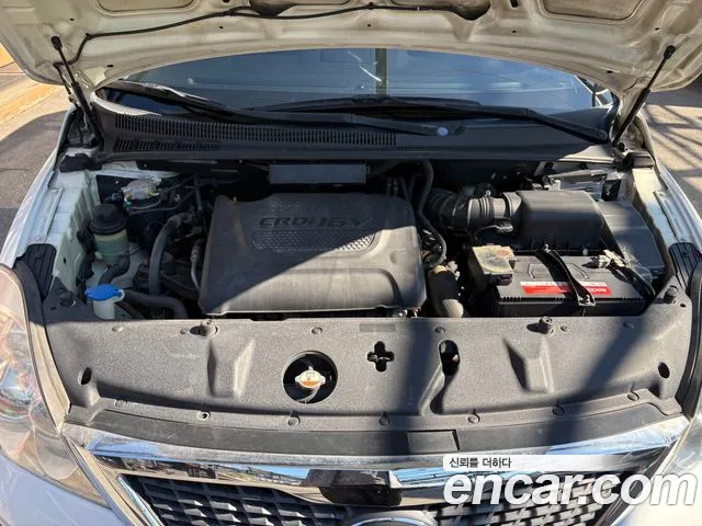 Kia Carnival 2013 thumb 6