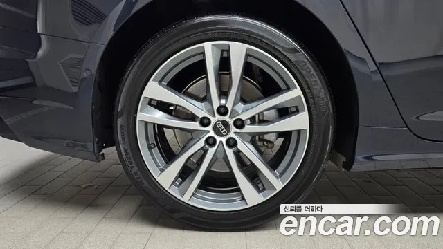Audi A6 2022 thumb 4
