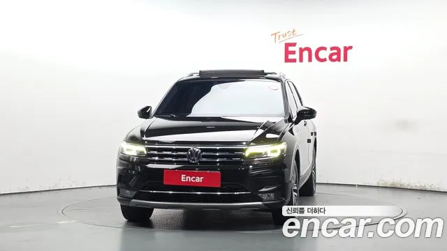 Volkswagen Tiguan 2018 thumb 3