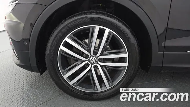 Volkswagen Tiguan 2018 thumb 5