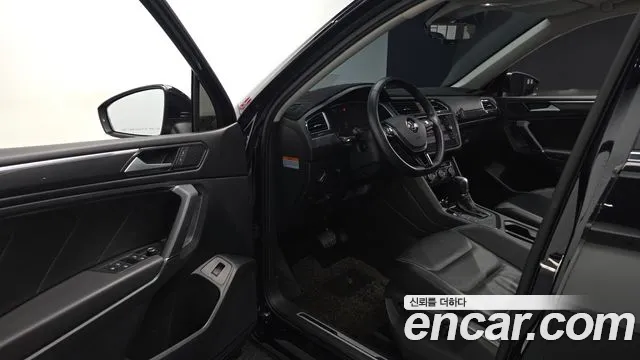 Volkswagen Tiguan 2018 thumb 10