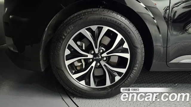 Kia Carnival 2021 thumb 5