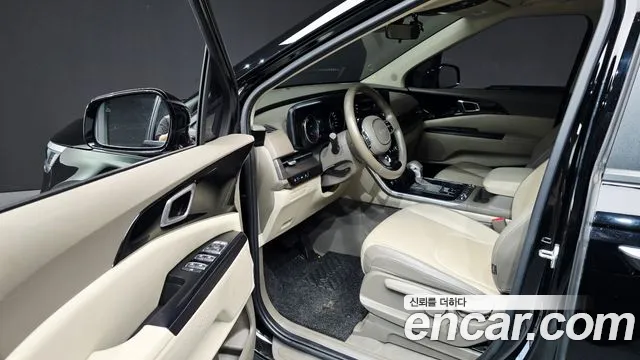 Kia Carnival 2021 thumb 10
