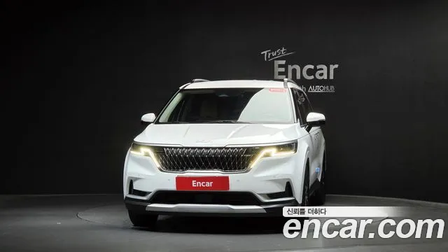 Kia Carnival 2023 thumb 2