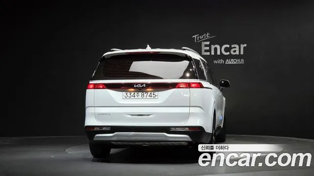 Kia Carnival 2023 thumb 3