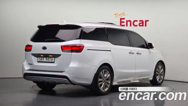 Kia Carnival 2015 thumb 2