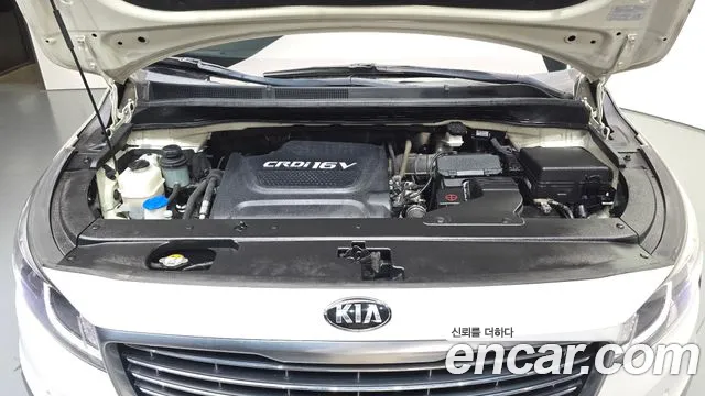 Kia Carnival 2015 thumb 6