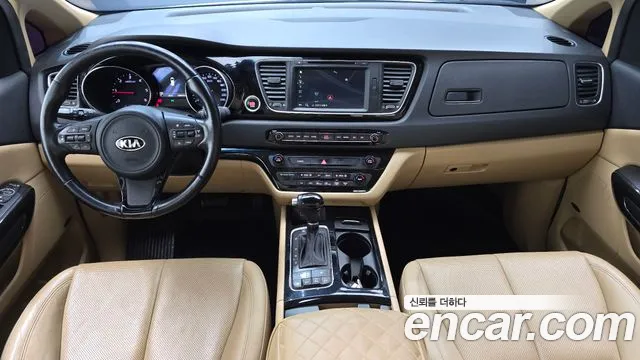 Kia Carnival 2015 thumb 7