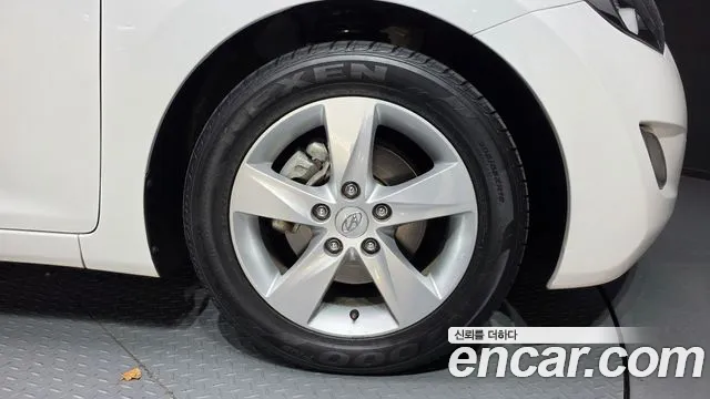 Hyundai Avante 2011 thumb 5