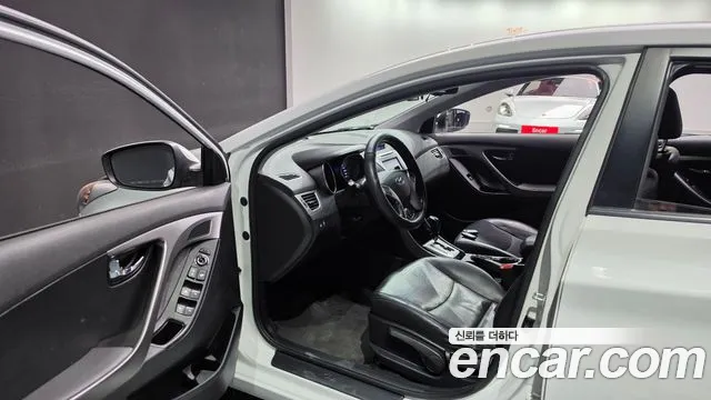 Hyundai Avante 2011 thumb 10