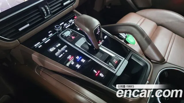 Porsche Cayenne 2023 thumb 9