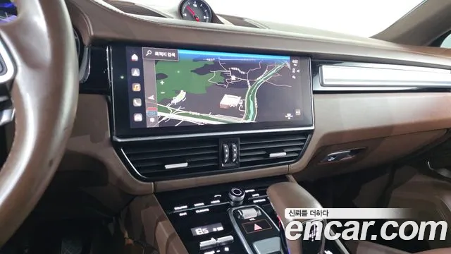 Porsche Cayenne 2023 thumb 12