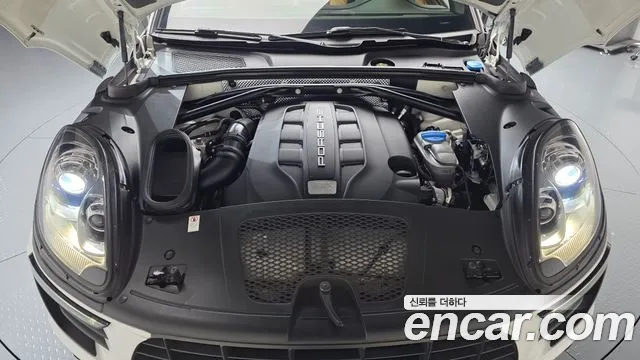 Porsche Macan 2016 thumb 5
