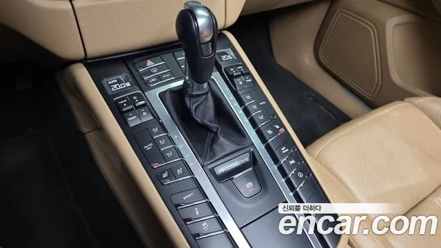 Porsche Macan 2016 thumb 8