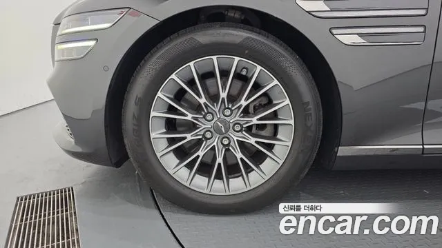 Genesis G80 2022 thumb 5