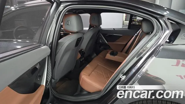 BMW i5 2023 thumb 11
