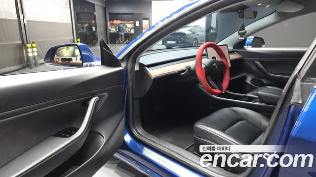 Tesla Model 3 2020 thumb 10