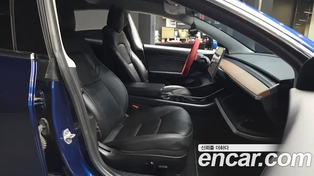 Tesla Model 3 2020 thumb 11