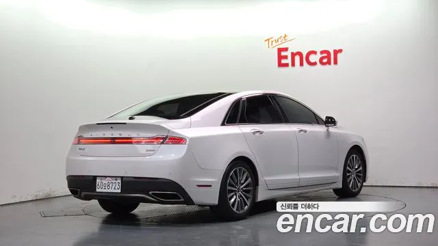 Lincoln MKZ 2018 thumb 2