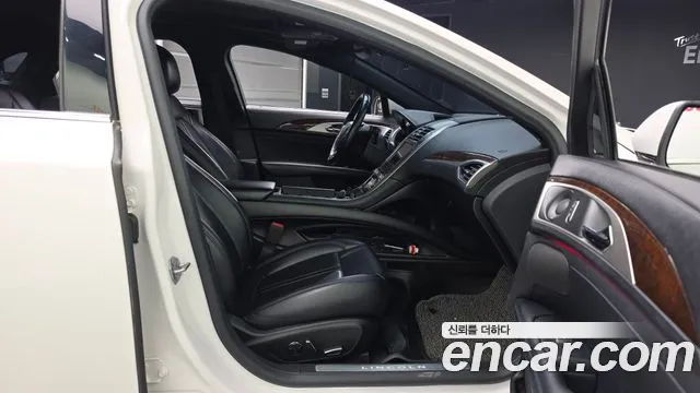 Lincoln MKZ 2018 thumb 11