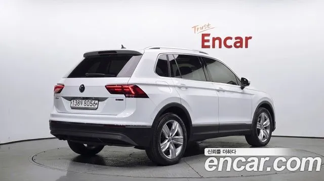 Volkswagen Tiguan 2020 thumb 2