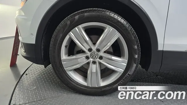 Volkswagen Tiguan 2020 thumb 5