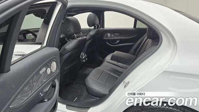 Mercedes-Benz E-Класс 2023 thumb 11