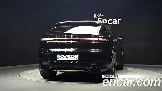 Porsche Cayenne 2025 thumb 4