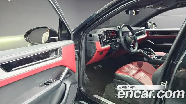 Porsche Cayenne 2025 thumb 10