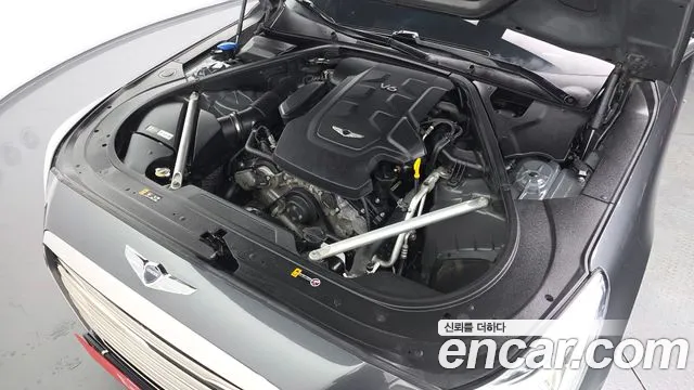 Genesis G90 2018 thumb 6