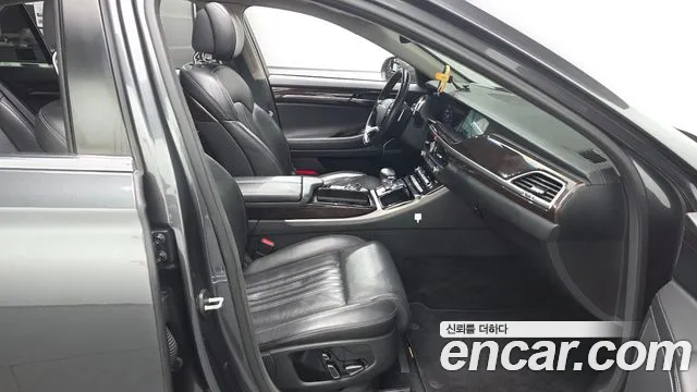 Genesis G90 2018 thumb 11
