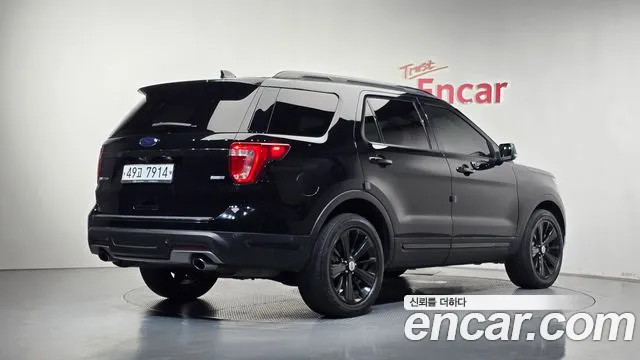 Ford Explorer 2018 thumb 2