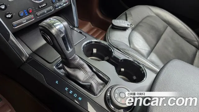 Ford Explorer 2018 thumb 9