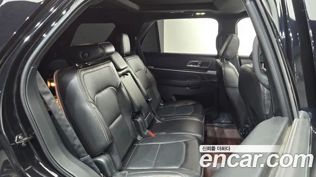 Ford Explorer 2018 thumb 11