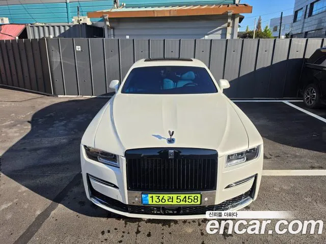 Rolls-Royce Ghost 2014 thumb 2