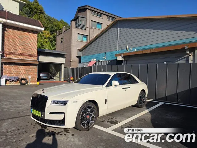 Rolls-Royce Ghost 2014 thumb 3