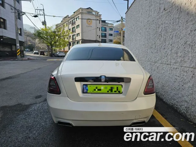 Rolls-Royce Ghost 2014 thumb 5