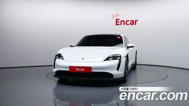 Porsche Taycan 2022 thumb 3