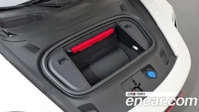 Porsche Taycan 2022 thumb 6
