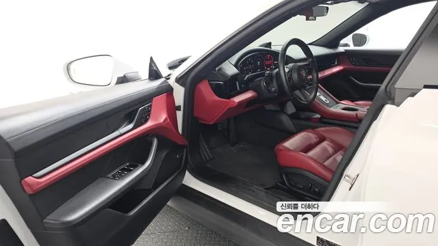 Porsche Taycan 2022 thumb 10