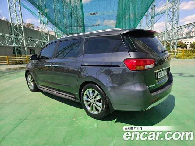 Kia Carnival 2016 thumb 2