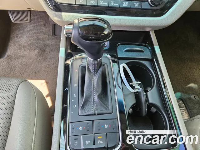 Kia Carnival 2016 thumb 9