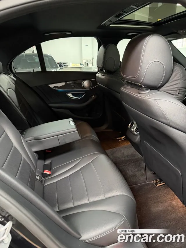 Mercedes-Benz C-Класс 2016 thumb 10