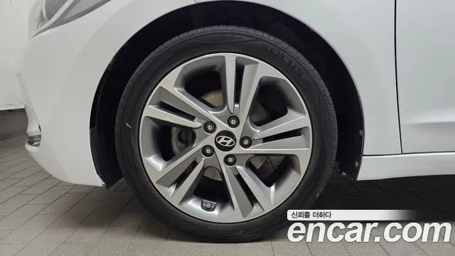 Hyundai Avante 2018 thumb 5