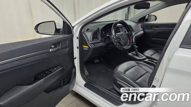 Hyundai Avante 2018 thumb 10