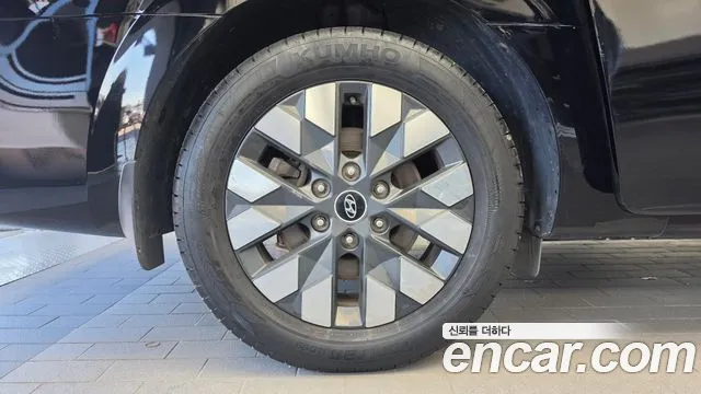 Hyundai Staria 2021 thumb 5