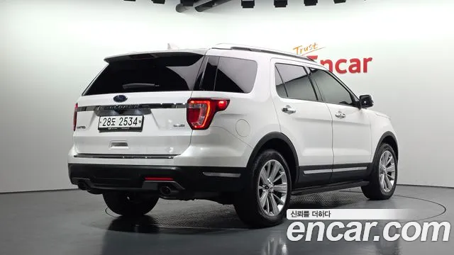 Ford Explorer 2019 thumb 2