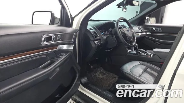 Ford Explorer 2019 thumb 10