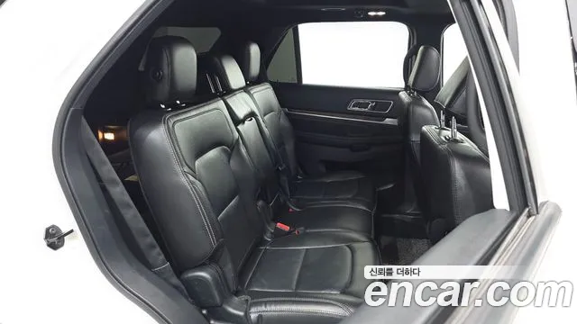 Ford Explorer 2019 thumb 11