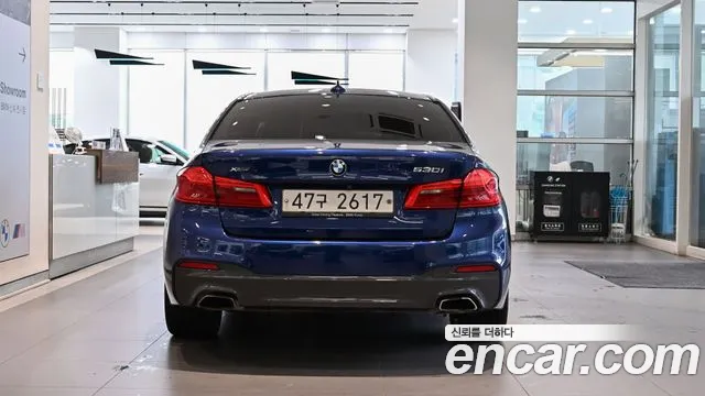 BMW 5-Series 2019 thumb 4